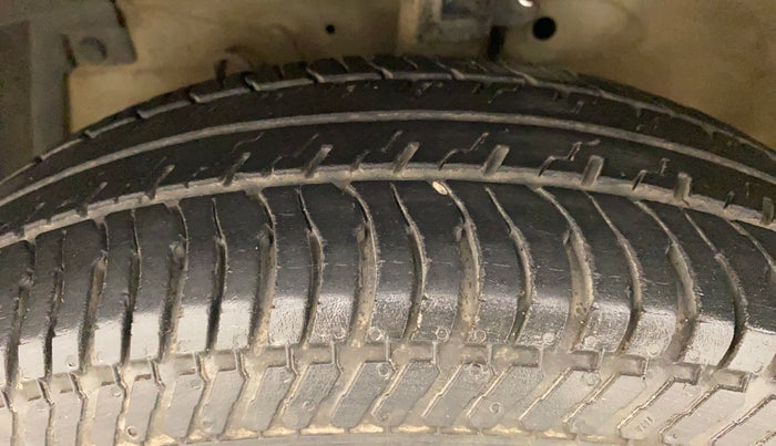 2013 Maruti Swift Dzire VXI, Petrol, Manual, 54,109 km, Left Front Tyre Tread