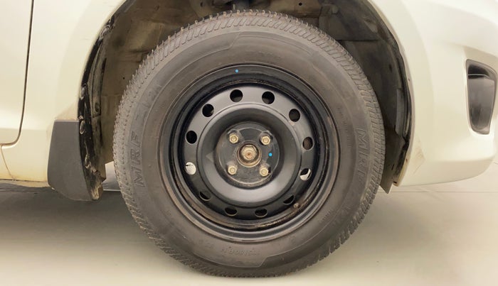 2013 Maruti Swift Dzire VXI, Petrol, Manual, 54,109 km, Right Front Wheel