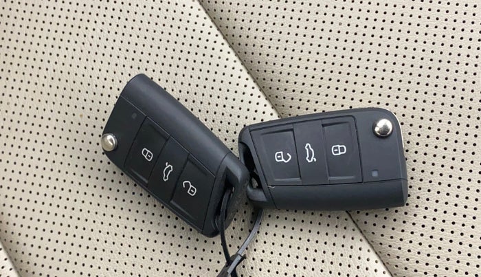 2023 Skoda SLAVIA STYLE 1.0L TSI AT, Petrol, Automatic, 17,580 km, Key Close Up