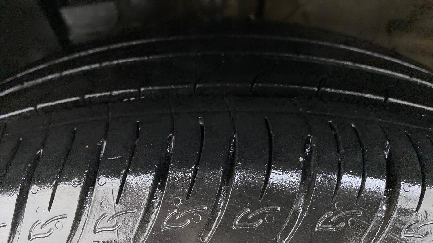 2019 Hyundai VENUE 1.0 TURBO GDI SX+ AT, Petrol, Automatic, 16,586 km, Left Front Tyre Tread