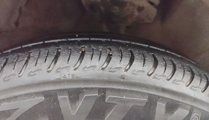 2016 Maruti Celerio VXI CNG, CNG, Manual, 97,934 km, Left Front Tyre Tread