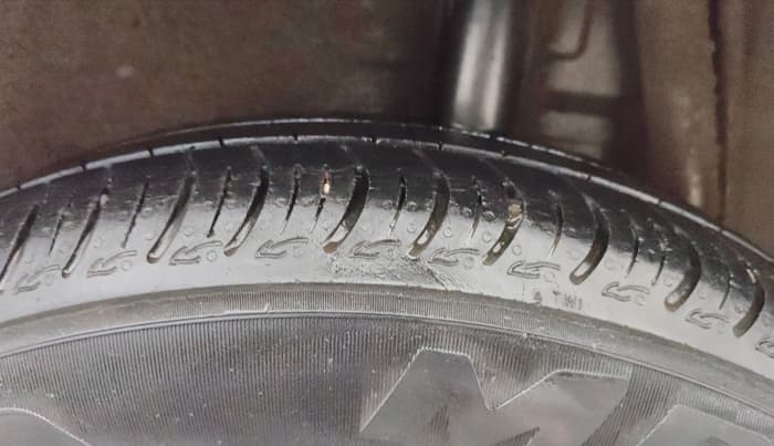 2016 Maruti Celerio VXI CNG, CNG, Manual, 97,934 km, Left Rear Tyre Tread