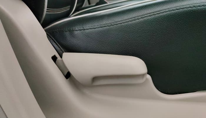 2016 Maruti Celerio VXI CNG, CNG, Manual, 97,934 km, Driver Side Adjustment Panel