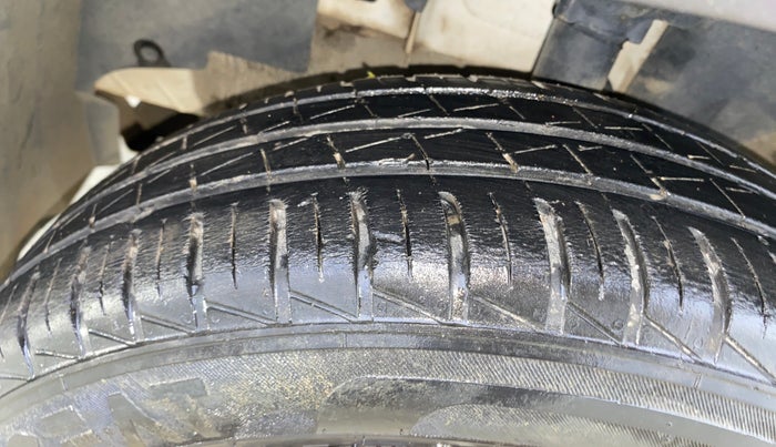 2023 Renault Kwid CLIMBER AMT 1.0, Petrol, Automatic, 18,332 km, Left Front Tyre Tread