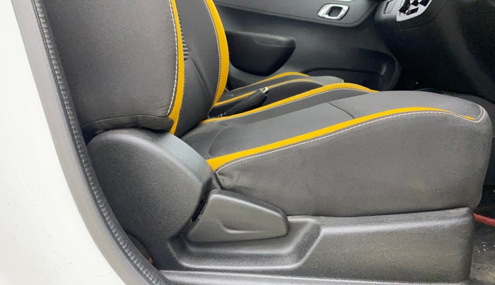 2023 Renault Kwid CLIMBER AMT 1.0, Petrol, Automatic, 18,332 km, Driver Side Adjustment Panel