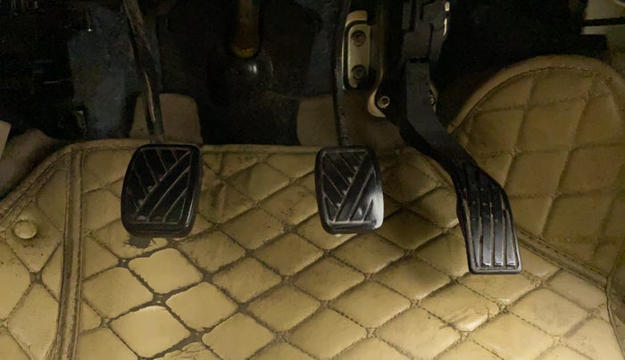 2015 Maruti Swift Dzire VXI, Petrol, Manual, 72,438 km, Pedals