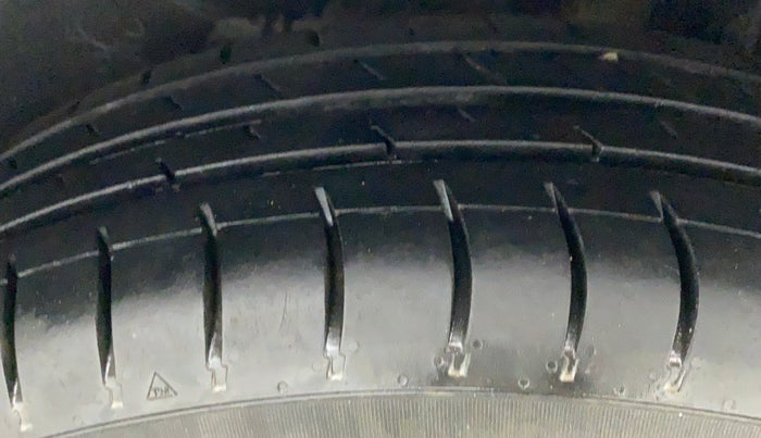 2015 Maruti Swift Dzire VXI, Petrol, Manual, 72,438 km, Left Rear Tyre Tread