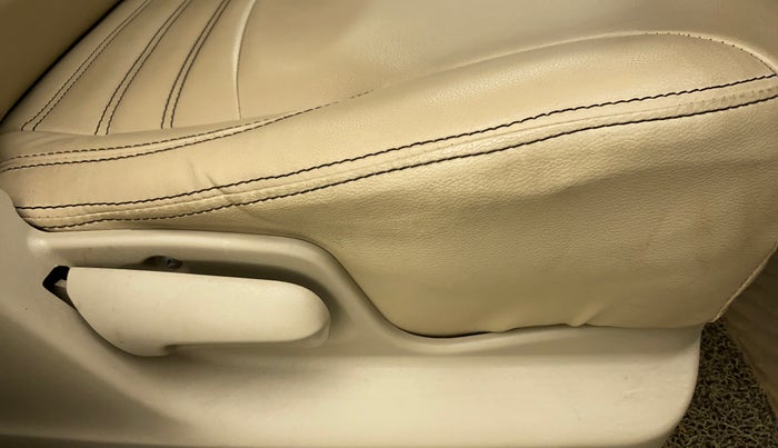 2015 Maruti Swift Dzire VXI, Petrol, Manual, 72,438 km, Driver Side Adjustment Panel