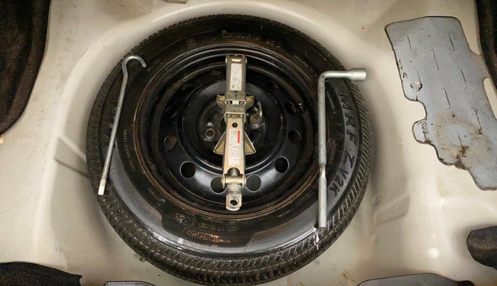 2015 Maruti Swift Dzire VXI, Petrol, Manual, 72,438 km, Spare Tyre