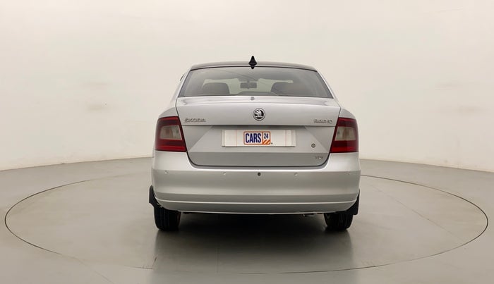 2013 Skoda Rapid ELEGANCE 1.6 TDI CR MT, Diesel, Manual, 1,24,118 km, Back/Rear