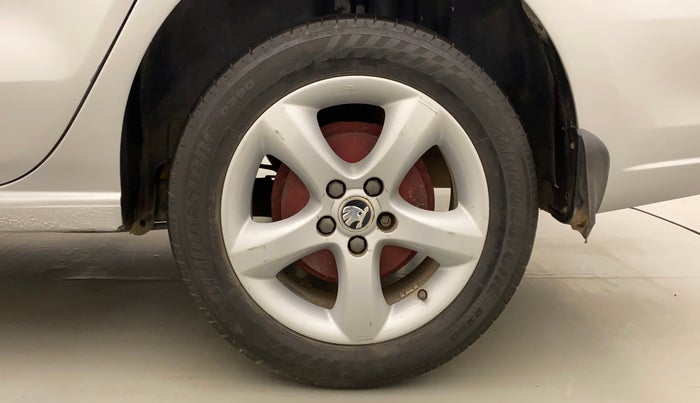 2013 Skoda Rapid ELEGANCE 1.6 TDI CR MT, Diesel, Manual, 1,24,118 km, Left Rear Wheel
