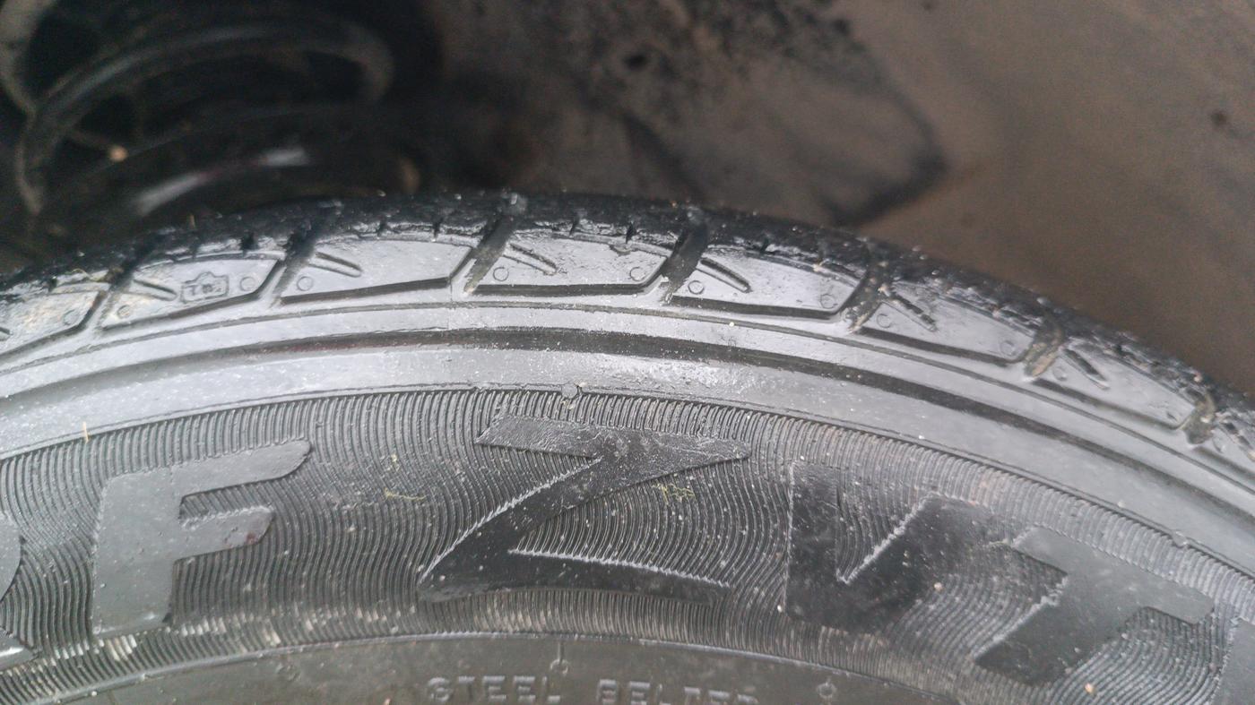2019 Hyundai Elite i20 SPORTZ PLUS 1.2, Petrol, Manual, 35,304 km, Right Front Tyre Tread
