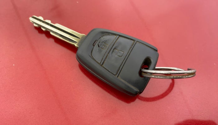 2017 Hyundai Grand i10 SPORTZ (O) AT 1.2 KAPPA VTVT, Petrol, Automatic, 69,552 km, Key Close Up