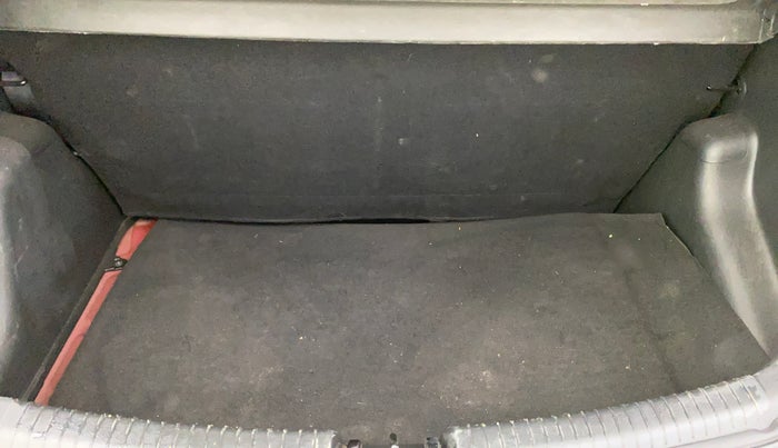 2017 Hyundai Grand i10 SPORTZ (O) AT 1.2 KAPPA VTVT, Petrol, Automatic, 69,552 km, Boot Inside