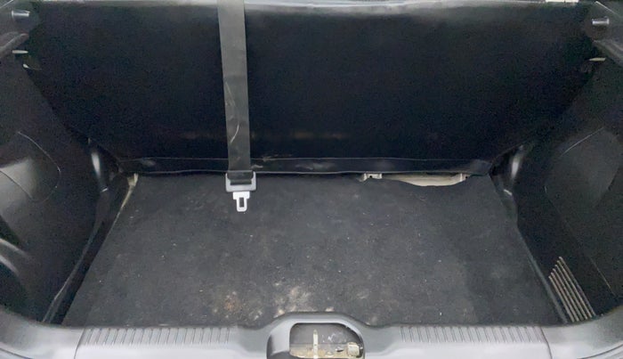 2018 Maruti Swift LXI, Petrol, Manual, 11,201 km, Boot Inside