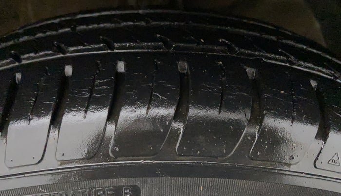 2018 Maruti Swift LXI, Petrol, Manual, 11,201 km, Left Rear Tyre Tread