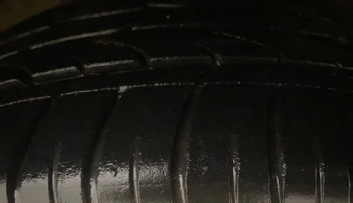 2017 Hyundai Creta SX PLUS AT 1.6 DIESEL, Diesel, Automatic, 86,786 km, Right Front Tyre Tread