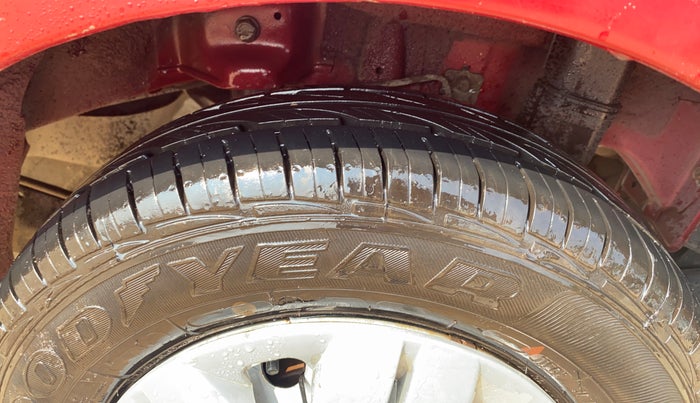 2014 Hyundai Eon ERA +, Petrol, Manual, 42,207 km, Left Rear Tyre Tread