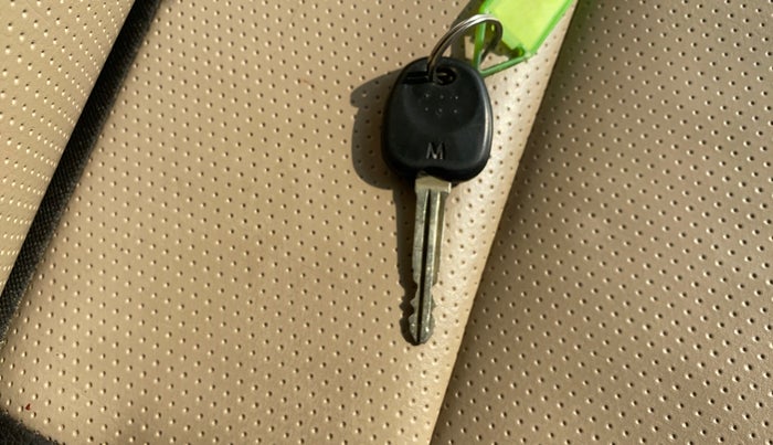 2014 Hyundai Eon ERA +, Petrol, Manual, 42,207 km, Key Close Up