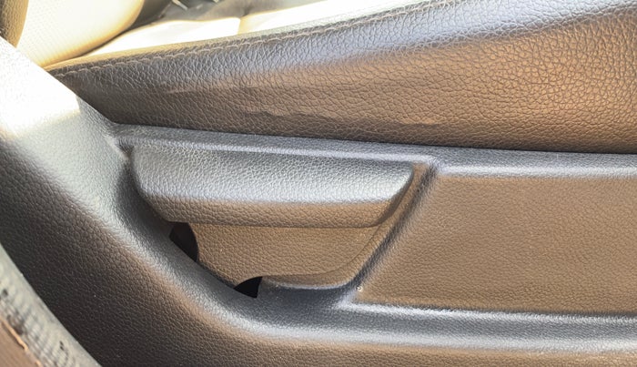 2014 Hyundai Eon ERA +, Petrol, Manual, 42,207 km, Driver Side Adjustment Panel