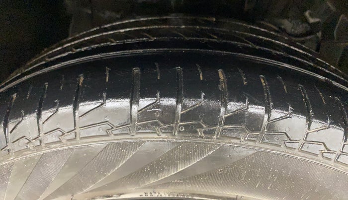 2018 Maruti S Cross ZETA 1.3, Diesel, Manual, 56,125 km, Right Front Tyre Tread