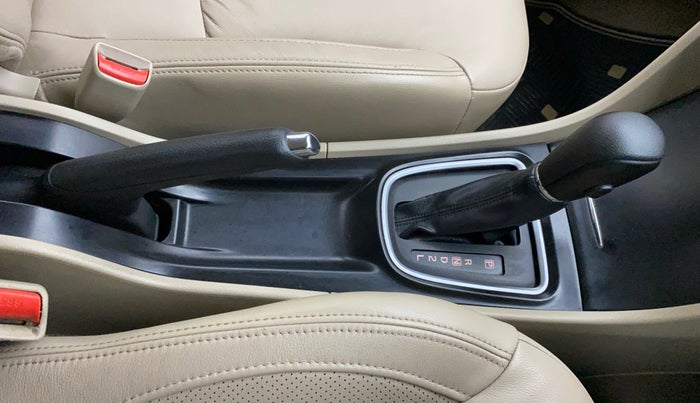2016 Maruti Ciaz ZXI+ AT, Petrol, Automatic, 45,263 km, Gear Lever
