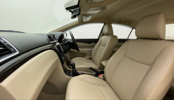 2016 Maruti Ciaz ZXI+ AT, Petrol, Automatic, 45,263 km, Right Side Front Door Cabin