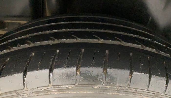 2016 Maruti Ciaz ZXI+ AT, Petrol, Automatic, 45,263 km, Right Rear Tyre Tread