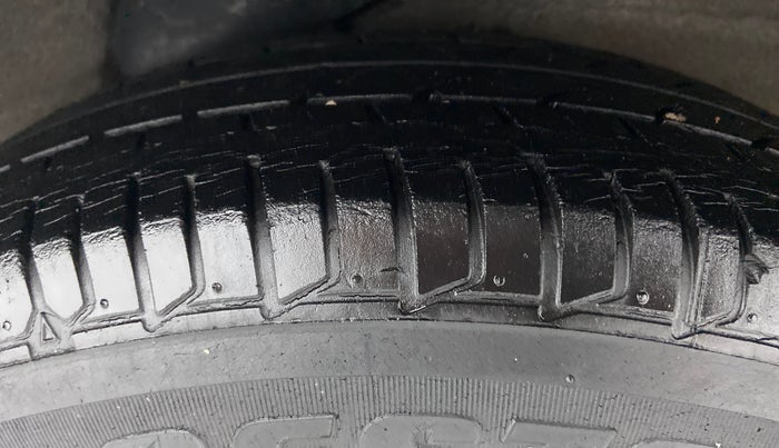 2008 Hyundai i10 SPORTZ 1.2, Petrol, Manual, 31,752 km, Left Rear Tyre Tread