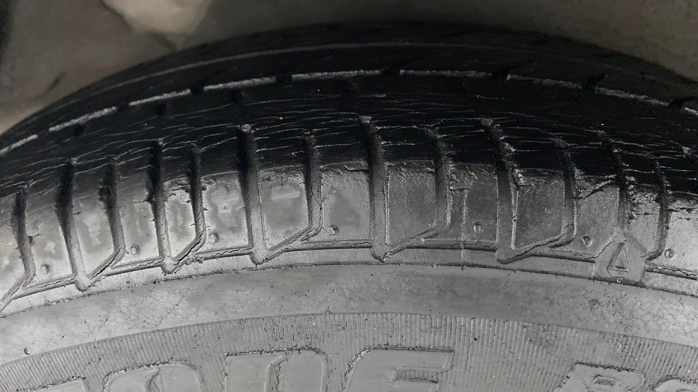 2008 Hyundai i10 SPORTZ 1.2, Petrol, Manual, 31,752 km, Right Rear Tyre Tread