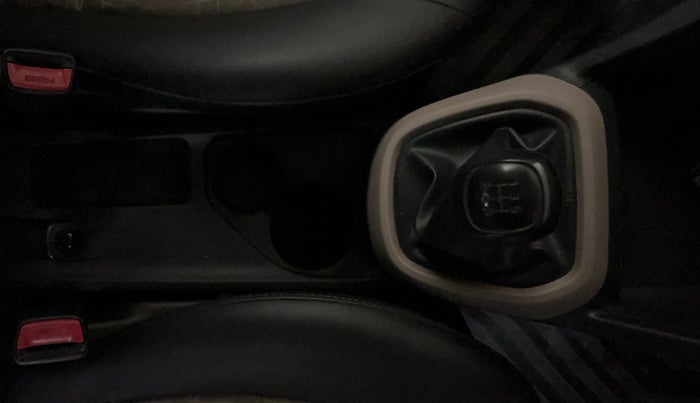 2017 Hyundai Grand i10 MAGNA 1.2 KAPPA VTVT, CNG, Manual, 72,918 km, Gear Lever