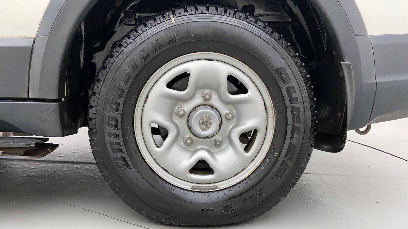 2018 Tata Hexa Varicor 320 XE, Diesel, Manual, 66,620 km, Left Rear Wheel