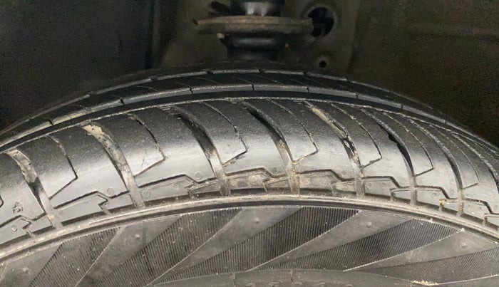 2017 Maruti IGNIS DELTA 1.2, Petrol, Manual, 1,13,927 km, Left Front Tyre Tread