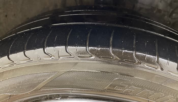 2018 Toyota YARIS G MT, Petrol, Manual, 1,12,063 km, Right Front Tyre Tread