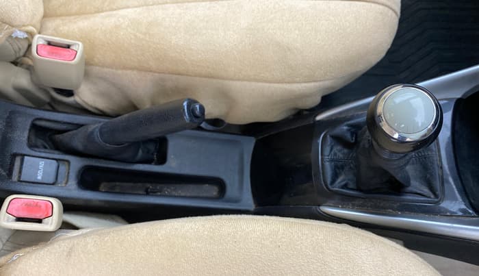 2018 Toyota YARIS G MT, Petrol, Manual, 1,12,063 km, Gear Lever