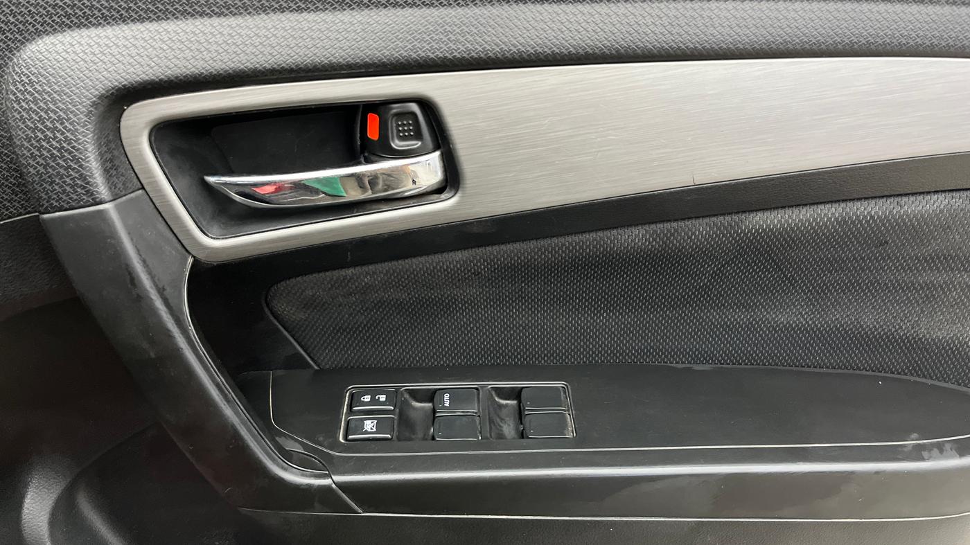 2019 Maruti Vitara Brezza ZDI AMT, Diesel, Automatic, 95,457 km, Driver Side Door Panels Control