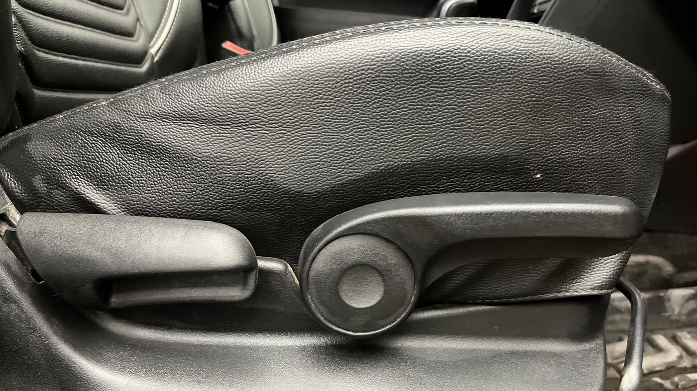 2019 Maruti Vitara Brezza ZDI AMT, Diesel, Automatic, 95,457 km, Driver Side Adjustment Panel