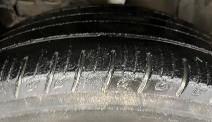 2019 Maruti Vitara Brezza ZDI AMT, Diesel, Automatic, 95,457 km, Left Front Tyre Tread