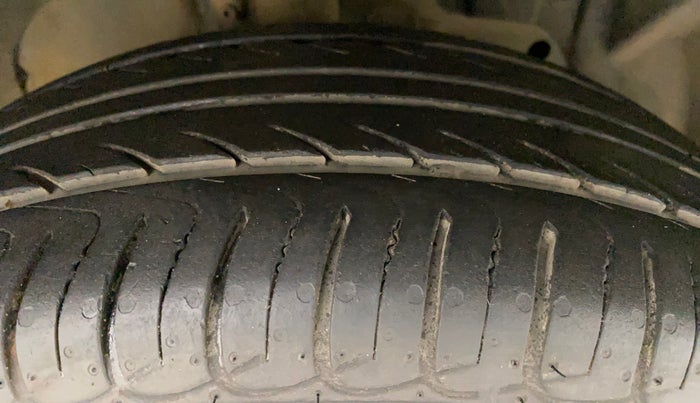 2016 Ford Ecosport TITANIUM 1.5L PETROL, Petrol, Manual, 42,572 km, Right Front Tyre Tread