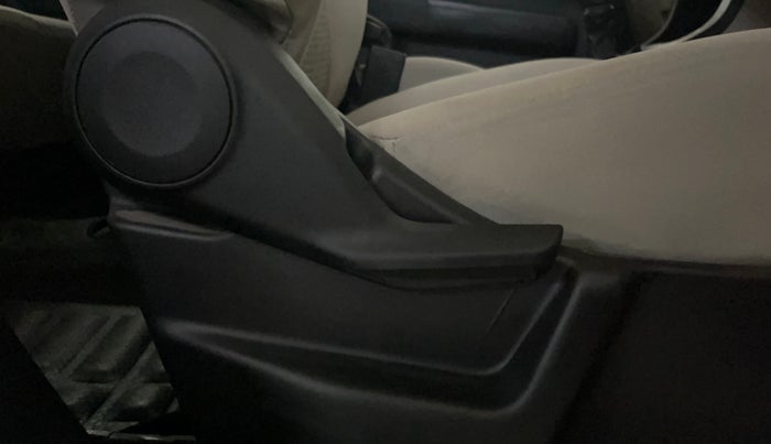 2021 Maruti New Wagon-R LXI CNG (O) 1.0, CNG, Manual, 70,662 km, Driver Side Adjustment Panel