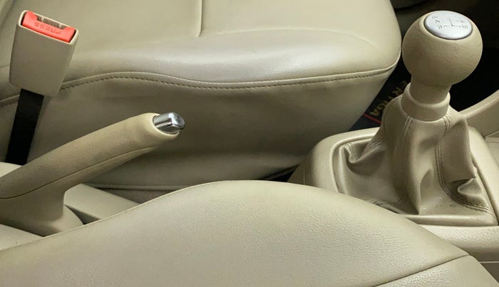 2013 Maruti Ertiga ZXI, Petrol, Manual, 80,154 km, Gear Lever