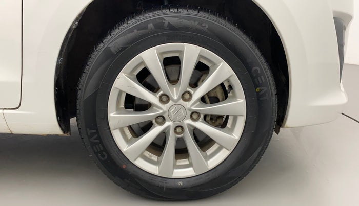 2013 Maruti Ertiga ZXI, Petrol, Manual, 80,154 km, Right Front Wheel