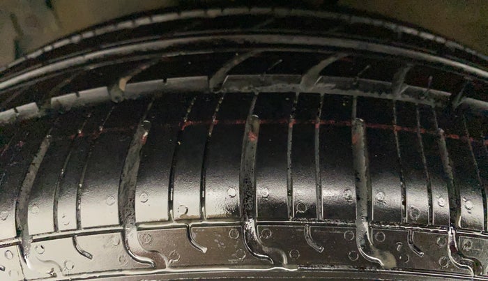 2013 Maruti Ertiga ZXI, Petrol, Manual, 80,154 km, Left Front Tyre Tread