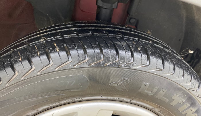 2016 Renault Kwid RXT 0.8, Petrol, Manual, 42,597 km, Right Front Tyre Tread