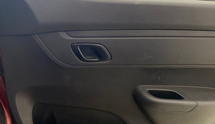 2016 Renault Kwid RXT 0.8, Petrol, Manual, 42,597 km, Driver Side Door Panels Control