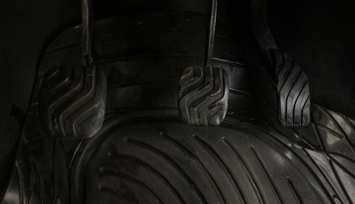 2016 Renault Kwid RXT 0.8, Petrol, Manual, 42,597 km, Pedals