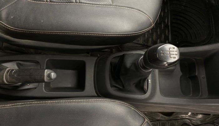 2016 Renault Kwid RXT 0.8, Petrol, Manual, 42,597 km, Gear Lever