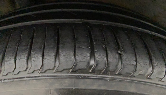 2019 Hyundai Verna 1.4 EX PETROL, Petrol, Manual, 54,732 km, Right Front Tyre Tread