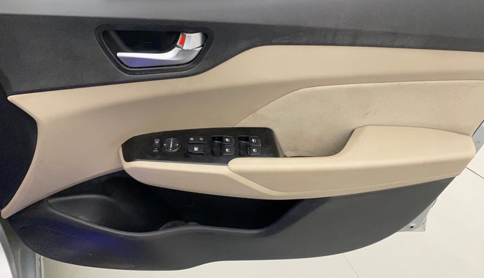 2019 Hyundai Verna 1.4 EX PETROL, Petrol, Manual, 54,732 km, Driver Side Door Panels Control