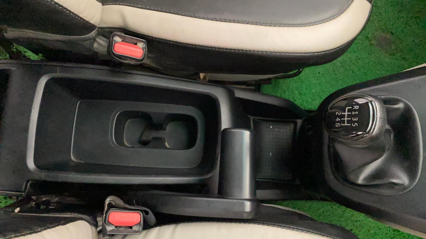 2019 Mahindra MARAZZO M4 8 STR, Diesel, Manual, 52,280 km, Gear Lever